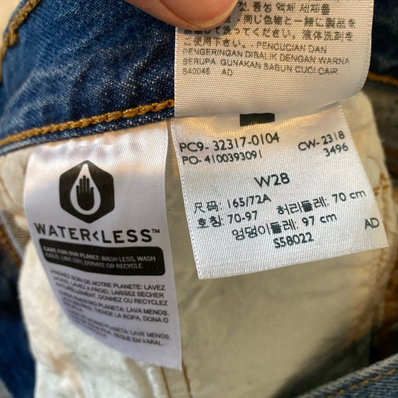 Authentic Levi 501 - Picture 4 of 5